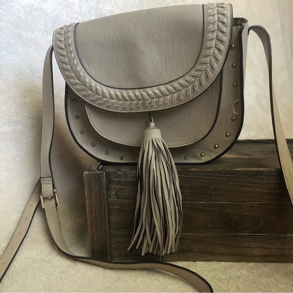 Steve Madden Nude Front Fringe Tassel Crossbody Saddle Bag - Picture 11 of 16